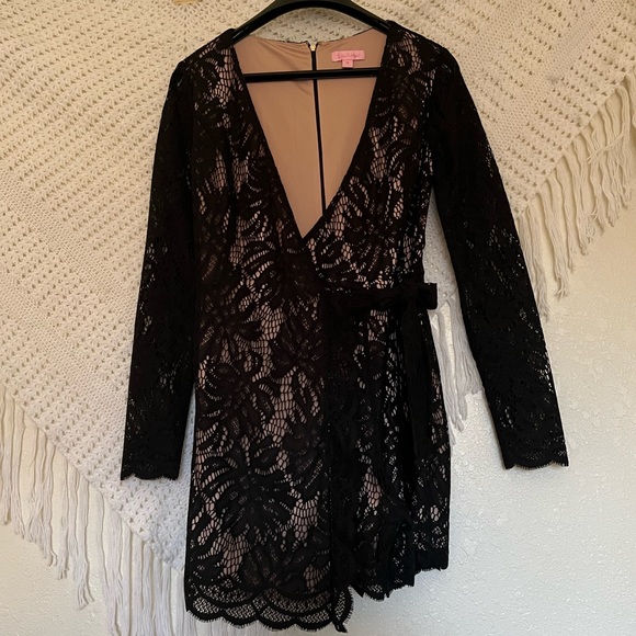 Lilly Pulitzer NWT | Lace Tiki Wrap Romper Dress - Picture 6 of 15